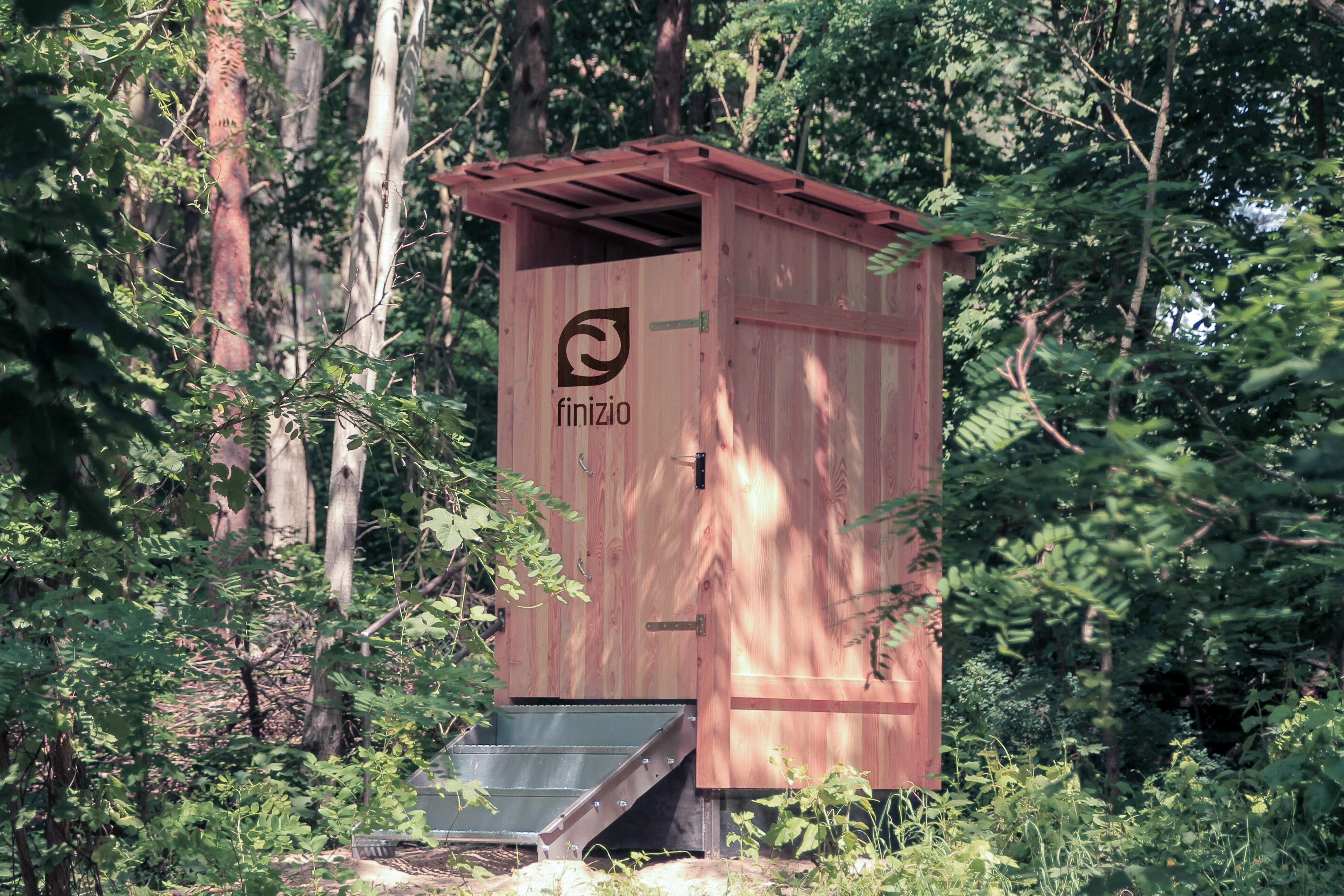 Trockentoiletten werden auf Festivals, beim Camping oder als City-Toiletten immer beliebter.